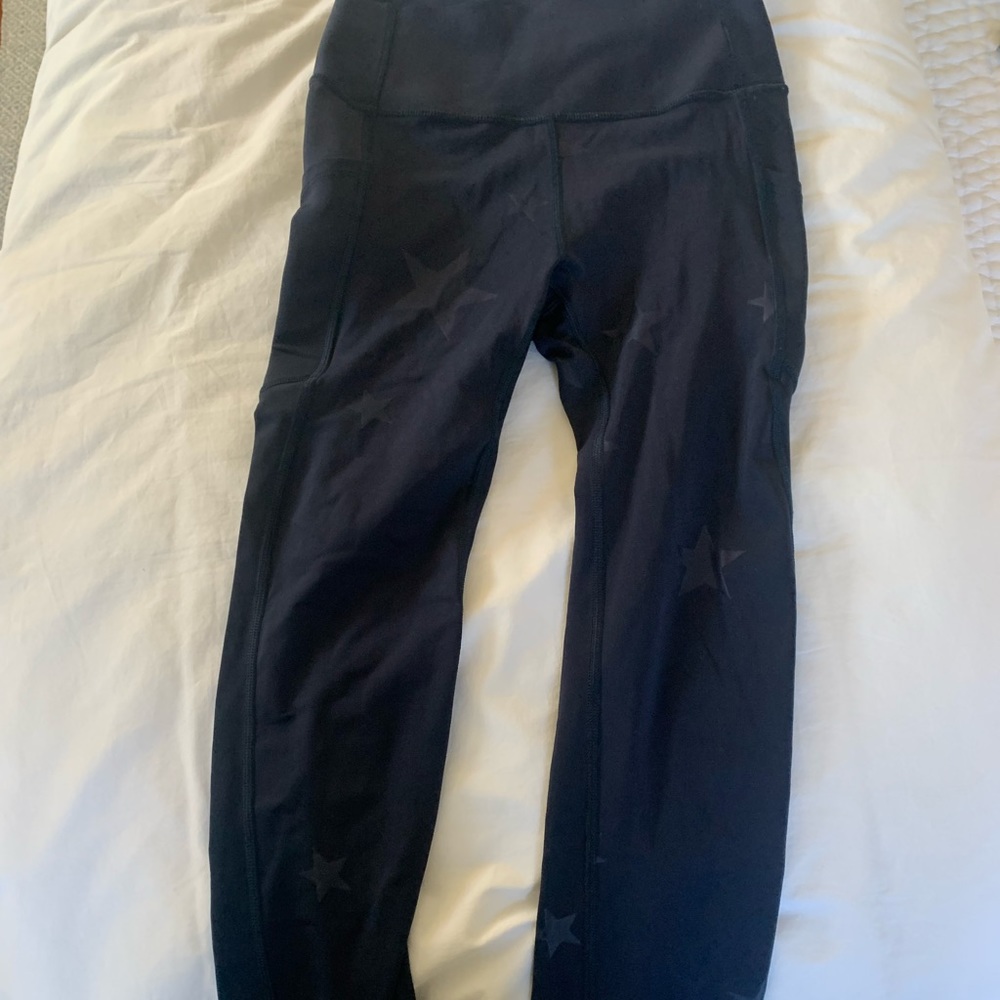 Gap sculpt leggings with star pattern